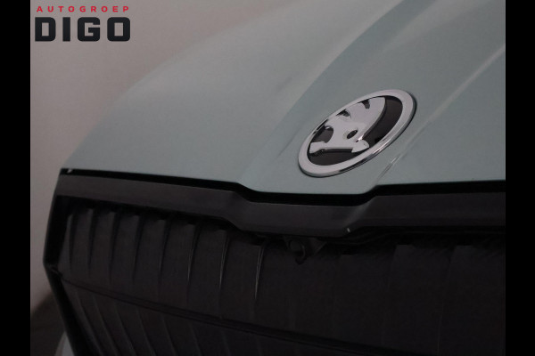 Škoda ENYAQ iV 60 Two-Tone 400 km actieradius! | Navigatie | Parkeersensoren | Privacy Glass |