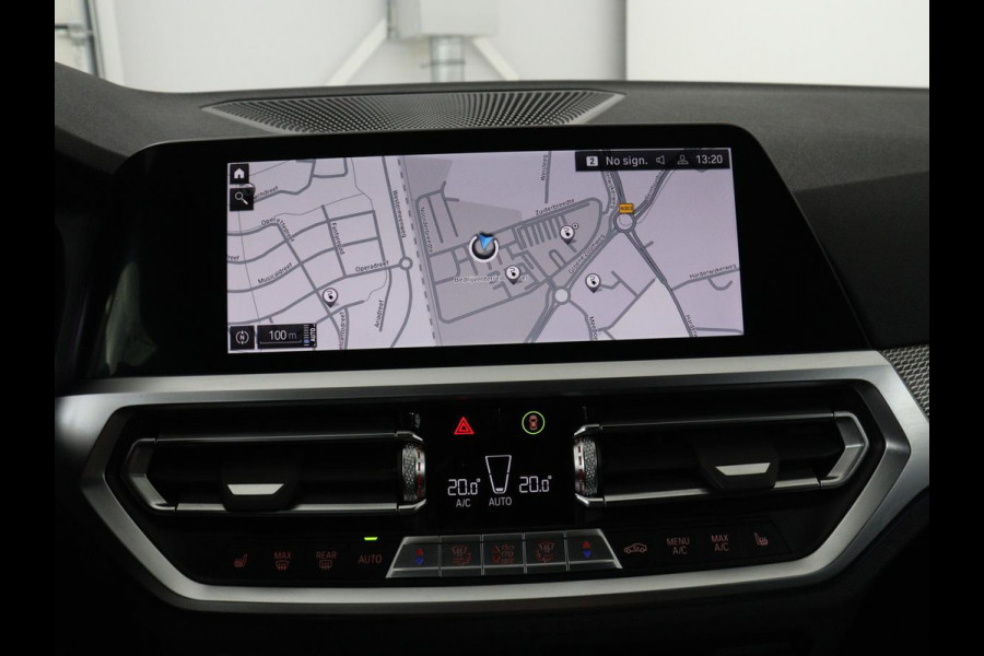 BMW 3 Serie Touring 320e Business Edition Plus M-sport | 84,4% SOH | Panoramadak | Leder | Elektrische trekhaak | Camera | Park assist | Cruise control | Carplay | Sfeerverlichting |