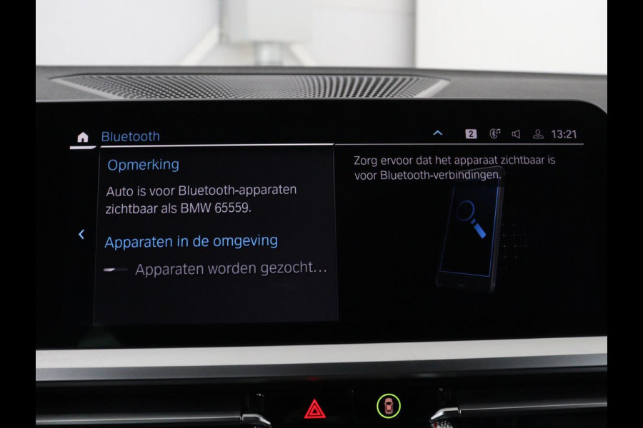 BMW 3 Serie Touring 320e Business Edition Plus M-sport | 84,4% SOH | Panoramadak | Leder | Elektrische trekhaak | Camera | Park assist | Cruise control | Carplay | Sfeerverlichting |
