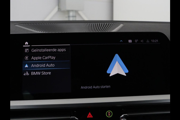 BMW 3 Serie Touring 320e Business Edition Plus M-sport | 84,4% SOH | Panoramadak | Leder | Elektrische trekhaak | Camera | Park assist | Cruise control | Carplay | Sfeerverlichting |