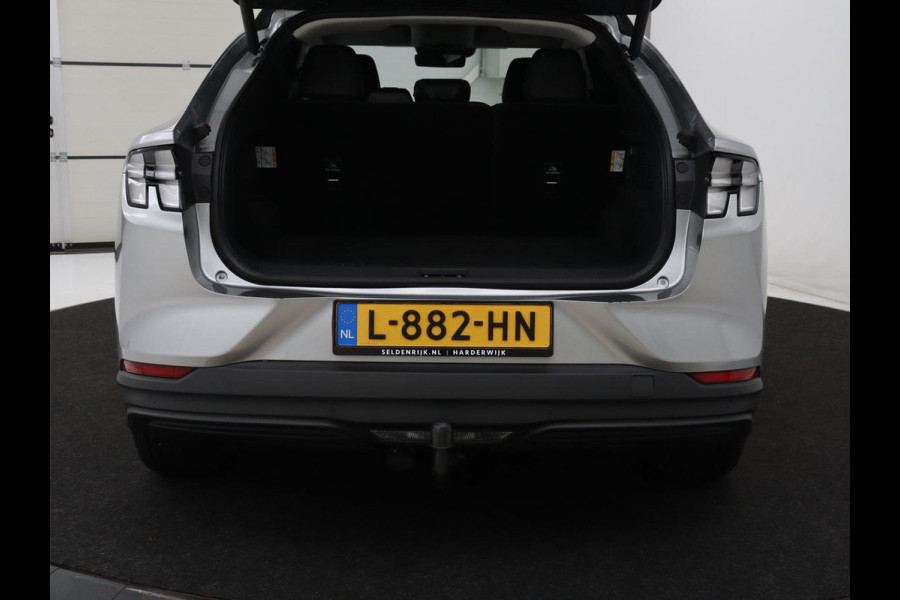 Ford Mustang Mach-E Extended RWD 98 kWh | SOH 93,5% | Panoramadak | Trekhaak | 360 Camera | Adaptive cruise control | DAB radio | Stoel & stuurverwarming | Carplay | Bang & Olufsen | Climate control | Keyless | Navigatie