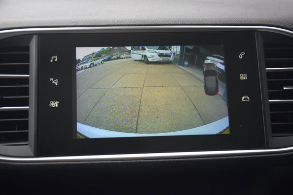 Peugeot 308 SW 1.2 PureTech Blue Lease Executive PANORAMADAK/APPLE CARPLAY/DEALER ONDERHOUDEN