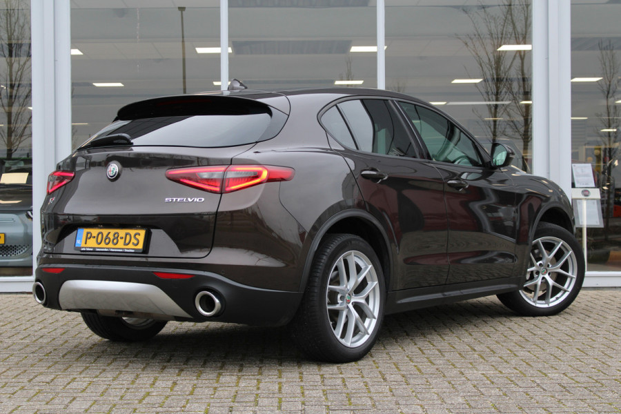 Alfa Romeo Stelvio 2.0 T AWD Super | Navigatie | Afneembare Trekhaak | 20" Lichtmetalen Velgen | Achteruitrijcamera