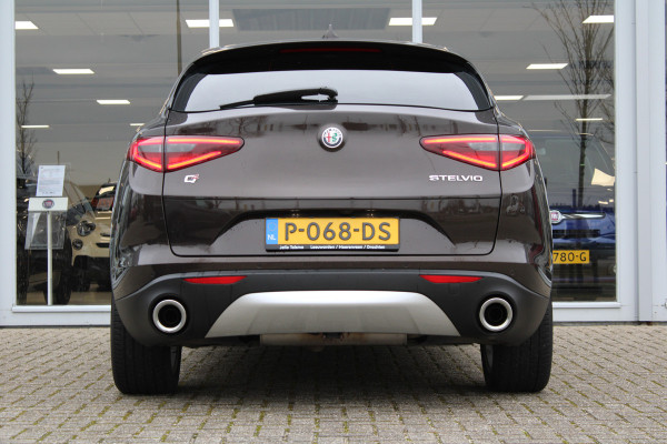 Alfa Romeo Stelvio 2.0 T AWD Super | Navigatie | Afneembare Trekhaak | 20" Lichtmetalen Velgen | Achteruitrijcamera