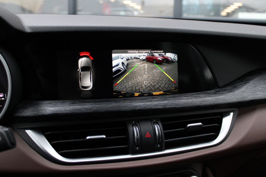 Alfa Romeo Stelvio 2.0 T AWD Super | Navigatie | Afneembare Trekhaak | 20" Lichtmetalen Velgen | Achteruitrijcamera
