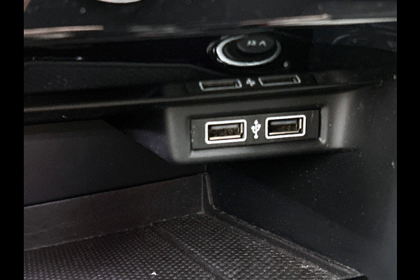 Volkswagen T-Roc 1.0 TSI Sport CARPLAY & NAVI | AD-CRUISE | TREKHAAK