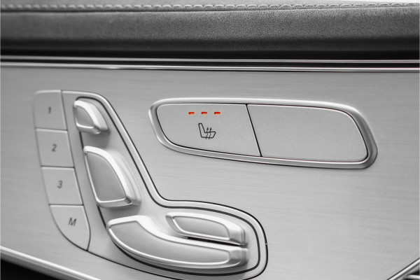 Mercedes-Benz EQC 400 4MATIC AMG Line 80 kWh Distronic Schuifdak Trekhaak