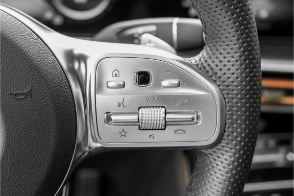 Mercedes-Benz EQC 400 4MATIC AMG Line 80 kWh Distronic Schuifdak Trekhaak