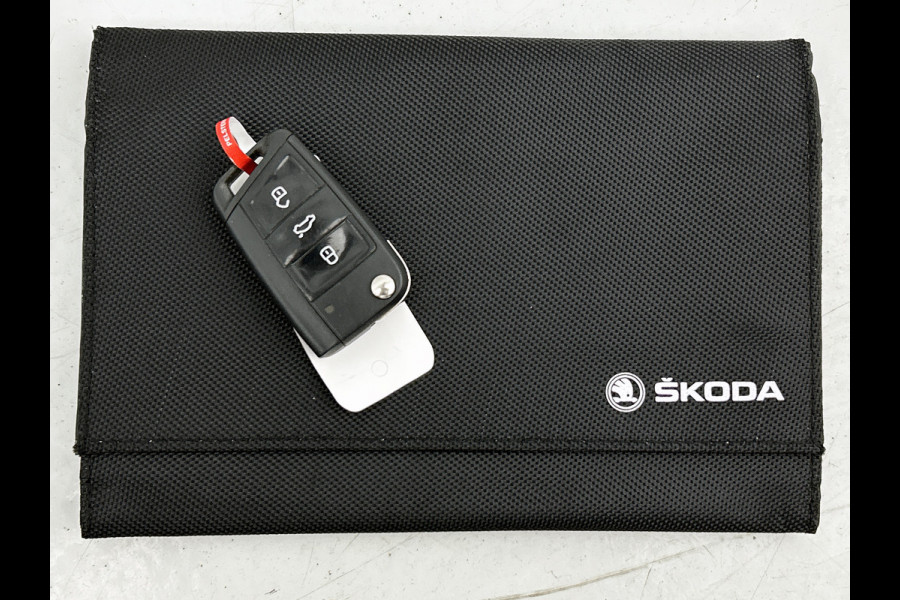 Škoda Kamiq 1.5 TSI 150Pk Automaat ACT Business Edition / Trekhaak / Pdc.+Camera / Airco-ecc./ Navigatie / Apk 05-2028