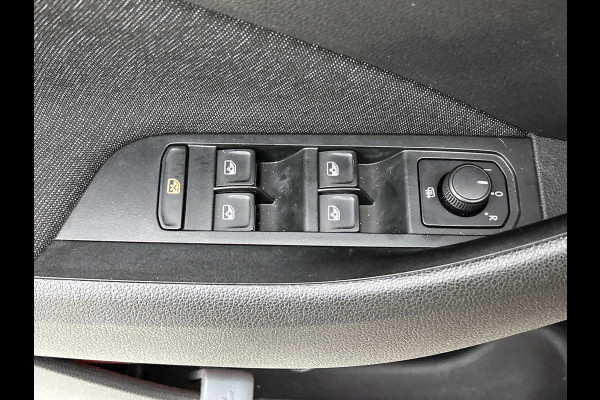 Škoda Kamiq 1.5 TSI 150Pk Automaat ACT Business Edition / Trekhaak / Pdc.+Camera / Airco-ecc./ Navigatie / Apk 05-2028
