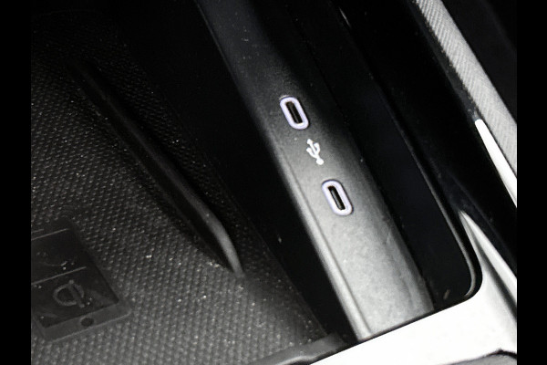 Škoda Kamiq 1.5 TSI 150Pk Automaat ACT Business Edition / Trekhaak / Pdc.+Camera / Airco-ecc./ Navigatie / Apk 05-2028