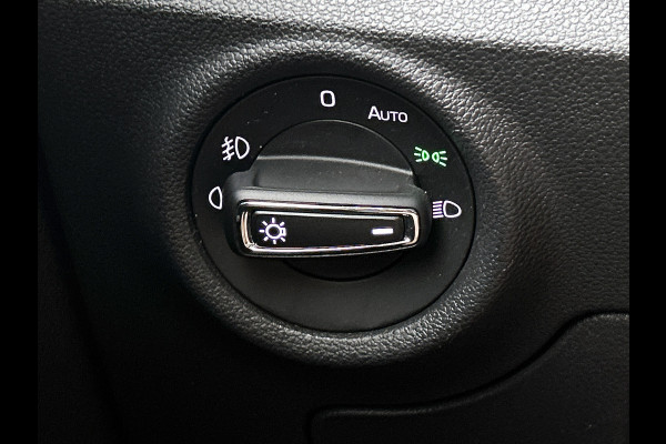 Škoda Kamiq 1.5 TSI 150Pk Automaat ACT Business Edition / Trekhaak / Pdc.+Camera / Airco-ecc./ Navigatie / Apk 05-2028