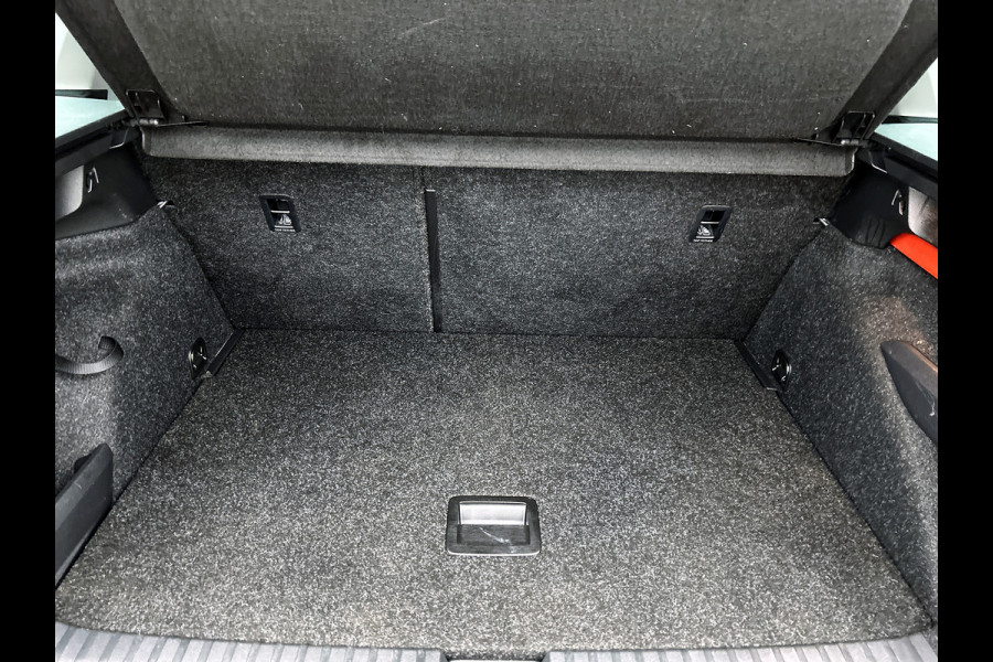 Škoda Kamiq 1.5 TSI 150Pk Automaat ACT Business Edition / Trekhaak / Pdc.+Camera / Airco-ecc./ Navigatie / Apk 05-2028