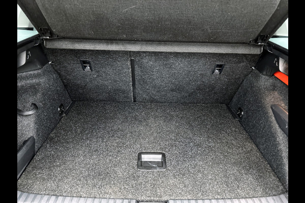 Škoda Kamiq 1.5 TSI 150Pk Automaat ACT Business Edition / Trekhaak / Pdc.+Camera / Airco-ecc./ Navigatie / Apk 05-2028