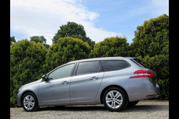 Peugeot 308 SW 1.2 PureTech Executive * Navi * Pano.dak *