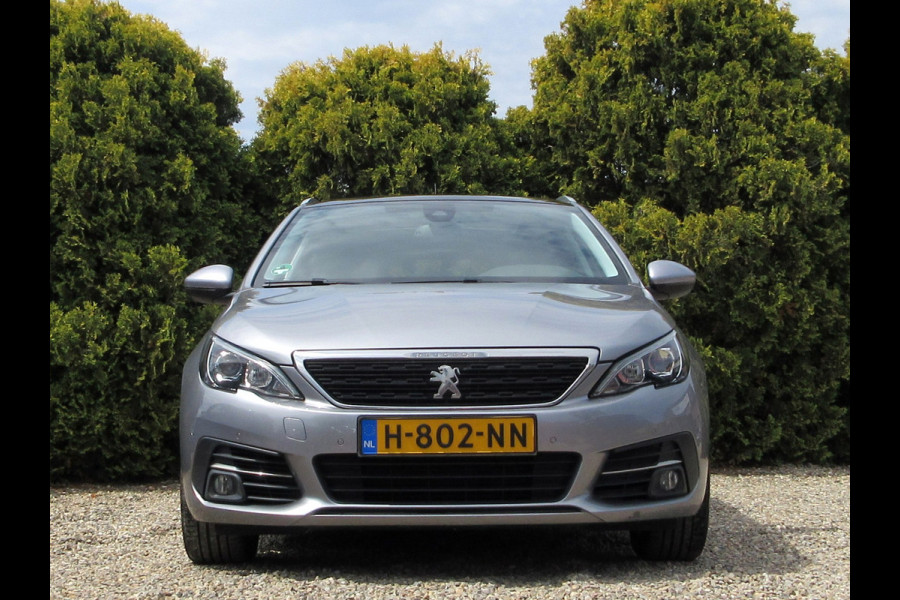 Peugeot 308 SW 1.2 PureTech Executive * Navi * Pano.dak *
