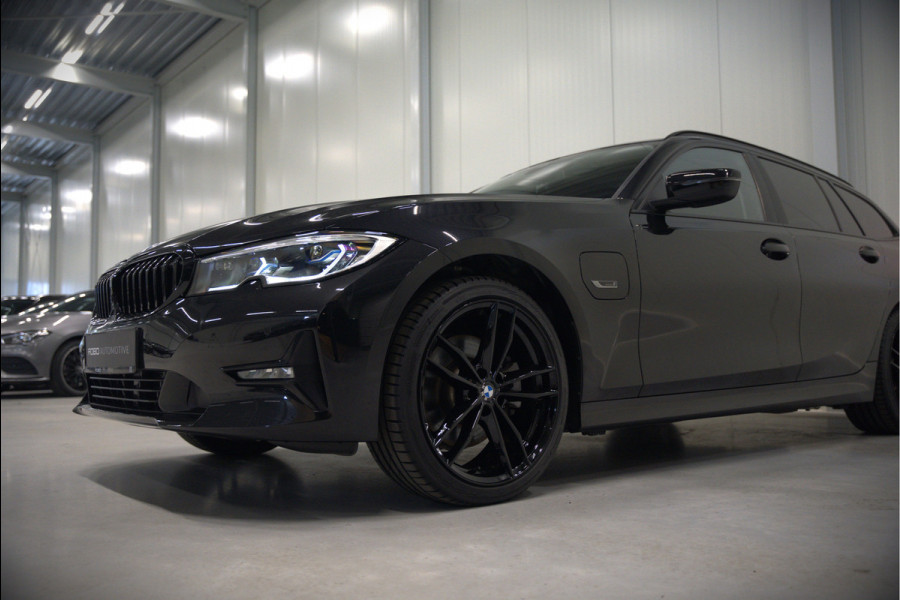 BMW 3 Serie Touring 320e Business Edition Plus | Stoelverwarming | Cruise Control | Apple Carplay | Navigatie | Laser Light | HIFI | Parkeersensoren | Grootlichtassistent | DAB | SOH 88%