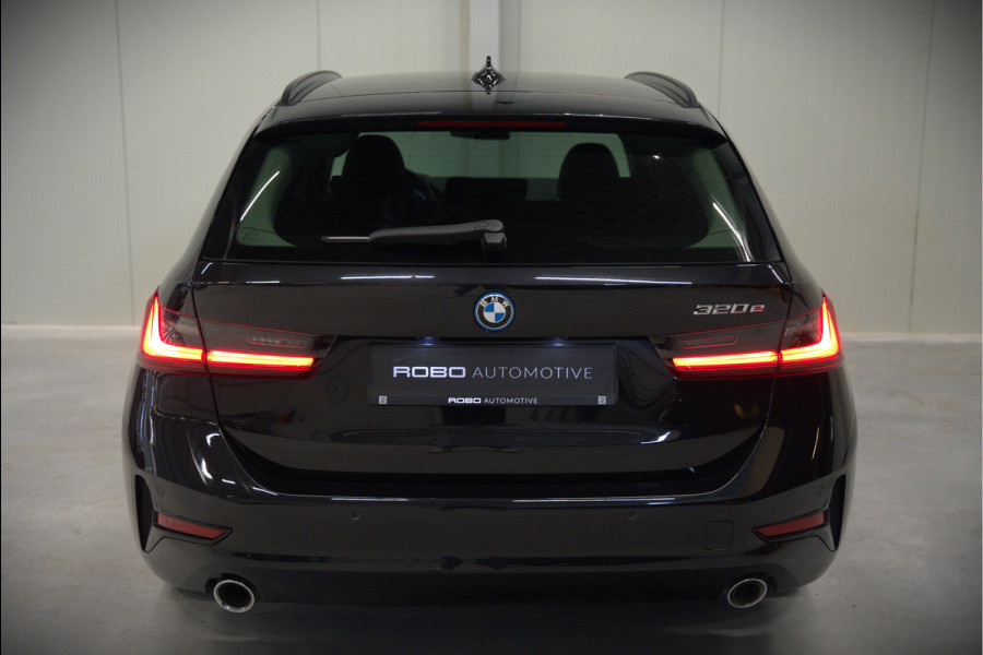 BMW 3 Serie Touring 320e Business Edition Plus | Stoelverwarming | Cruise Control | Apple Carplay | Navigatie | Laser Light | HIFI | Parkeersensoren | Grootlichtassistent | DAB | SOH 88%