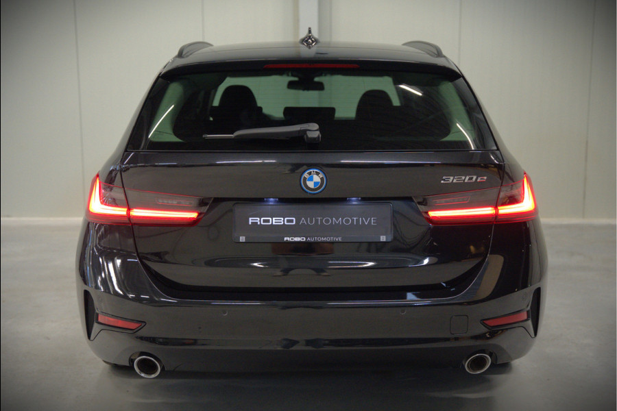 BMW 3 Serie Touring 320e Business Edition Plus | Stoelverwarming | Cruise Control | Apple Carplay | Navigatie | Laser Light | HIFI | Parkeersensoren | Grootlichtassistent | DAB | SOH 88%