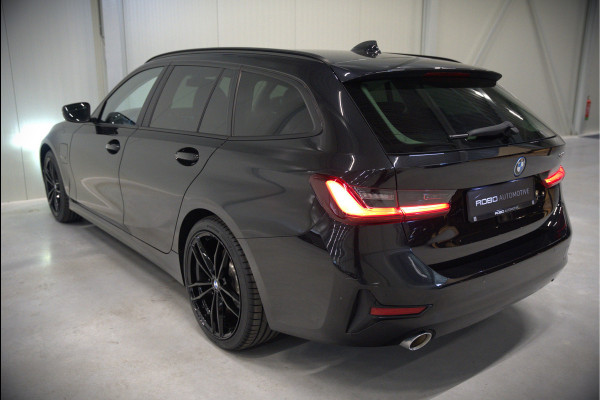 BMW 3 Serie Touring 320e Business Edition Plus | Stoelverwarming | Cruise Control | Apple Carplay | Navigatie | Laser Light | HIFI | Parkeersensoren | Grootlichtassistent | DAB | SOH 88%