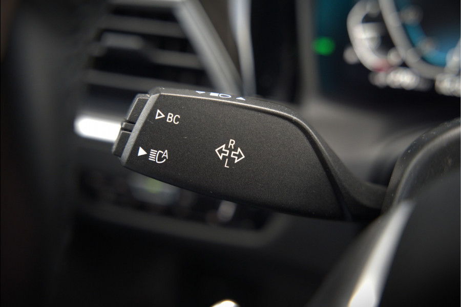 BMW 3 Serie Touring 320e Business Edition Plus | Stoelverwarming | Cruise Control | Apple Carplay | Navigatie | Laser Light | HIFI | Parkeersensoren | Grootlichtassistent | DAB | SOH 88%