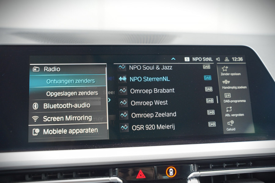BMW 3 Serie Touring 320e Business Edition Plus | Stoelverwarming | Cruise Control | Apple Carplay | Navigatie | Laser Light | HIFI | Parkeersensoren | Grootlichtassistent | DAB | SOH 88%