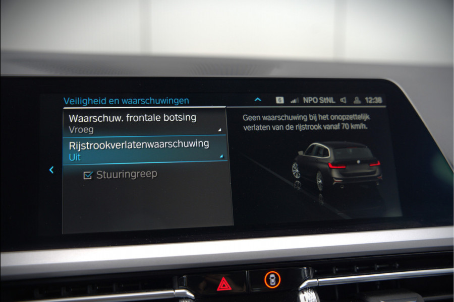 BMW 3 Serie Touring 320e Business Edition Plus | Stoelverwarming | Cruise Control | Apple Carplay | Navigatie | Laser Light | HIFI | Parkeersensoren | Grootlichtassistent | DAB | SOH 88%