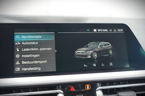 BMW 3 Serie Touring 320e Business Edition Plus | Stoelverwarming | Cruise Control | Apple Carplay | Navigatie | Laser Light | HIFI | Parkeersensoren | Grootlichtassistent | DAB | SOH 88%