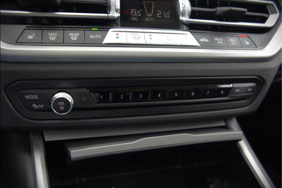 BMW 3 Serie Touring 320e Business Edition Plus | Stoelverwarming | Cruise Control | Apple Carplay | Navigatie | Laser Light | HIFI | Parkeersensoren | Grootlichtassistent | DAB | SOH 88%
