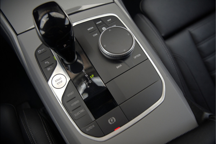 BMW 3 Serie Touring 320e Business Edition Plus | Stoelverwarming | Cruise Control | Apple Carplay | Navigatie | Laser Light | HIFI | Parkeersensoren | Grootlichtassistent | DAB | SOH 88%