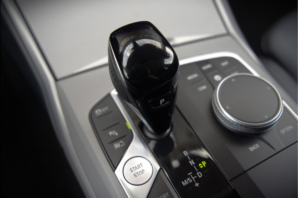 BMW 3 Serie Touring 320e Business Edition Plus | Stoelverwarming | Cruise Control | Apple Carplay | Navigatie | Laser Light | HIFI | Parkeersensoren | Grootlichtassistent | DAB | SOH 88%