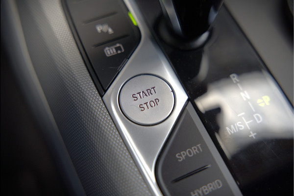 BMW 3 Serie Touring 320e Business Edition Plus | Stoelverwarming | Cruise Control | Apple Carplay | Navigatie | Laser Light | HIFI | Parkeersensoren | Grootlichtassistent | DAB | SOH 88%