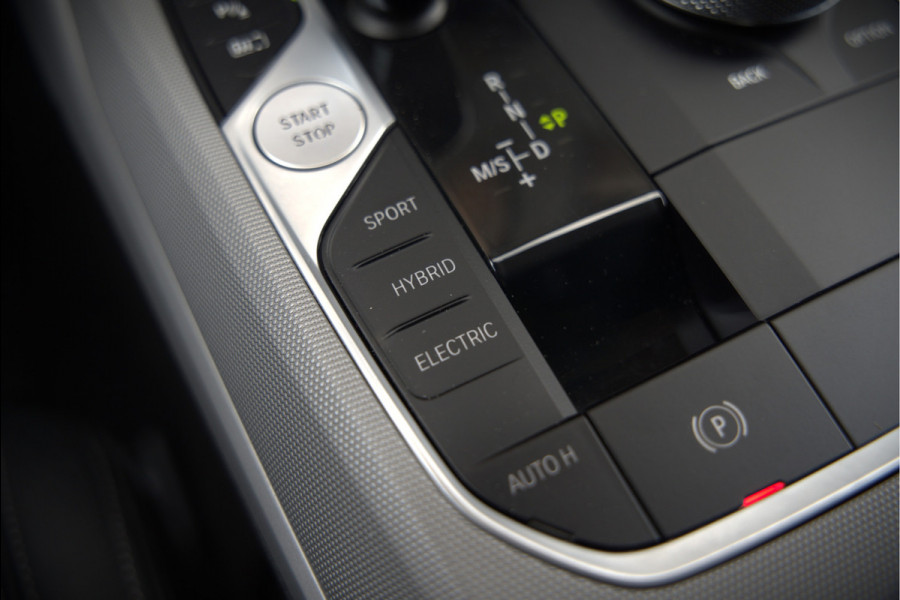 BMW 3 Serie Touring 320e Business Edition Plus | Stoelverwarming | Cruise Control | Apple Carplay | Navigatie | Laser Light | HIFI | Parkeersensoren | Grootlichtassistent | DAB | SOH 88%
