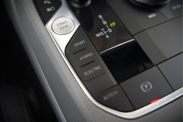 BMW 3 Serie Touring 320e Business Edition Plus | Stoelverwarming | Cruise Control | Apple Carplay | Navigatie | Laser Light | HIFI | Parkeersensoren | Grootlichtassistent | DAB | SOH 88%
