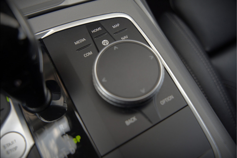 BMW 3 Serie Touring 320e Business Edition Plus | Stoelverwarming | Cruise Control | Apple Carplay | Navigatie | Laser Light | HIFI | Parkeersensoren | Grootlichtassistent | DAB | SOH 88%