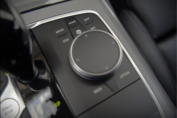 BMW 3 Serie Touring 320e Business Edition Plus | Stoelverwarming | Cruise Control | Apple Carplay | Navigatie | Laser Light | HIFI | Parkeersensoren | Grootlichtassistent | DAB | SOH 88%