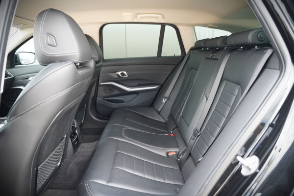 BMW 3 Serie Touring 320e Business Edition Plus | Stoelverwarming | Cruise Control | Apple Carplay | Navigatie | Laser Light | HIFI | Parkeersensoren | Grootlichtassistent | DAB | SOH 88%