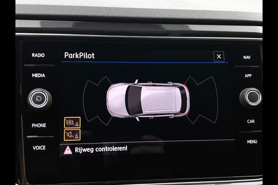 Volkswagen T-Roc 1.0 TSI Sport CARPLAY & NAVI | AD-CRUISE | TREKHAAK