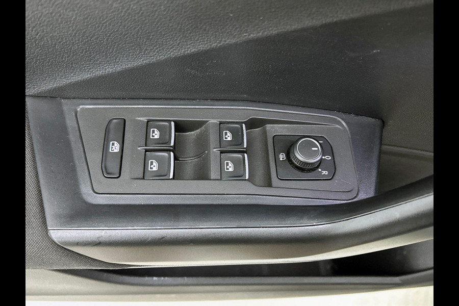 Volkswagen T-Roc 1.0 TSI Sport CARPLAY & NAVI | AD-CRUISE | TREKHAAK