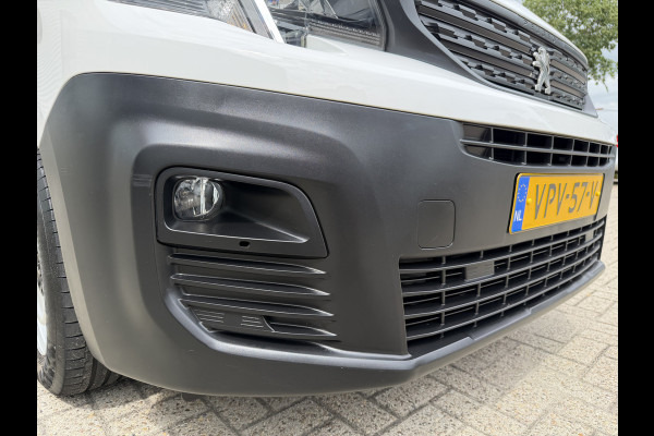 Peugeot Partner 1.2 PureTech Premium / benzine grijs kenteken / euro 6 / vaste prijs rijklaar € 11.750 ex btw / lease vanaf € 198 / airco / cruise / navi / raam in de schuifdeur / Apple Carplay Android auto