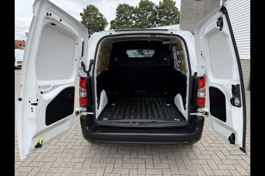 Peugeot Partner 1.2 PureTech Premium / benzine grijs kenteken / euro 6 / vaste prijs rijklaar € 11.750 ex btw / lease vanaf € 198 / airco / cruise / navi / raam in de schuifdeur / Apple Carplay Android auto