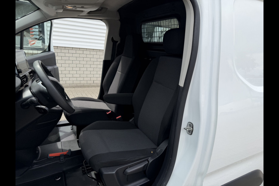 Peugeot Partner 1.2 PureTech Premium / benzine grijs kenteken / euro 6 / vaste prijs rijklaar € 11.750 ex btw / lease vanaf € 198 / airco / cruise / navi / raam in de schuifdeur / Apple Carplay Android auto