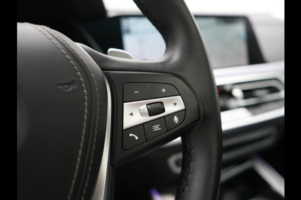 BMW X5 xDrive45e X Line PHEV 395pk Dealer O.H. | Trekhaak Af Fabriek | Panodak | Luchtvering | Head Up | Camera | Lederen Sportstoelen Memory & Verwarmd | Adaptief Onderstel | Sfeerverlichting | Keyless | Blis | Hifi | Plug In Hybrid |