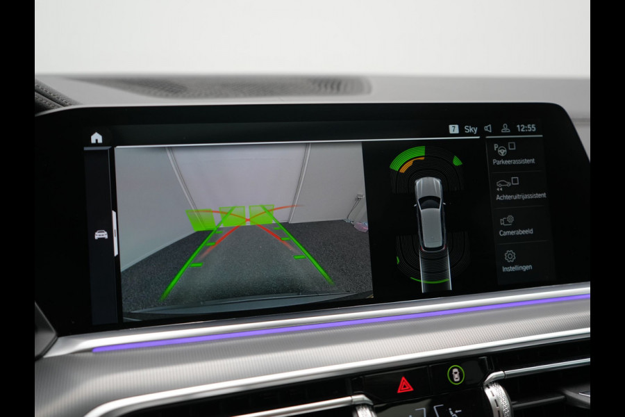 BMW X5 xDrive45e X Line PHEV 395pk Dealer O.H. | Trekhaak Af Fabriek | Panodak | Luchtvering | Head Up | Camera | Lederen Sportstoelen Memory & Verwarmd | Adaptief Onderstel | Sfeerverlichting | Keyless | Blis | Hifi | Plug In Hybrid |