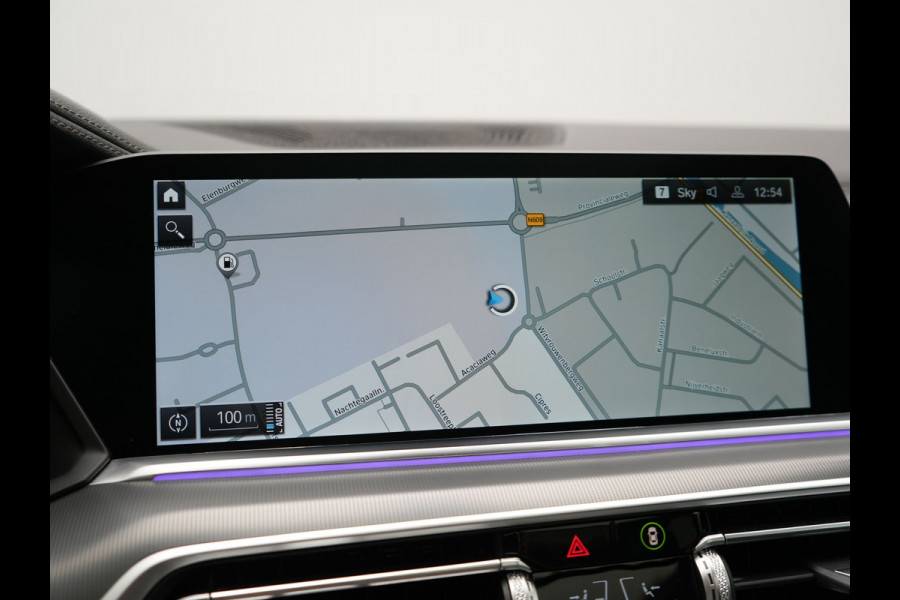 BMW X5 xDrive45e X Line PHEV 395pk Dealer O.H. | Trekhaak Af Fabriek | Panodak | Luchtvering | Head Up | Camera | Lederen Sportstoelen Memory & Verwarmd | Adaptief Onderstel | Sfeerverlichting | Keyless | Blis | Hifi | Plug In Hybrid |