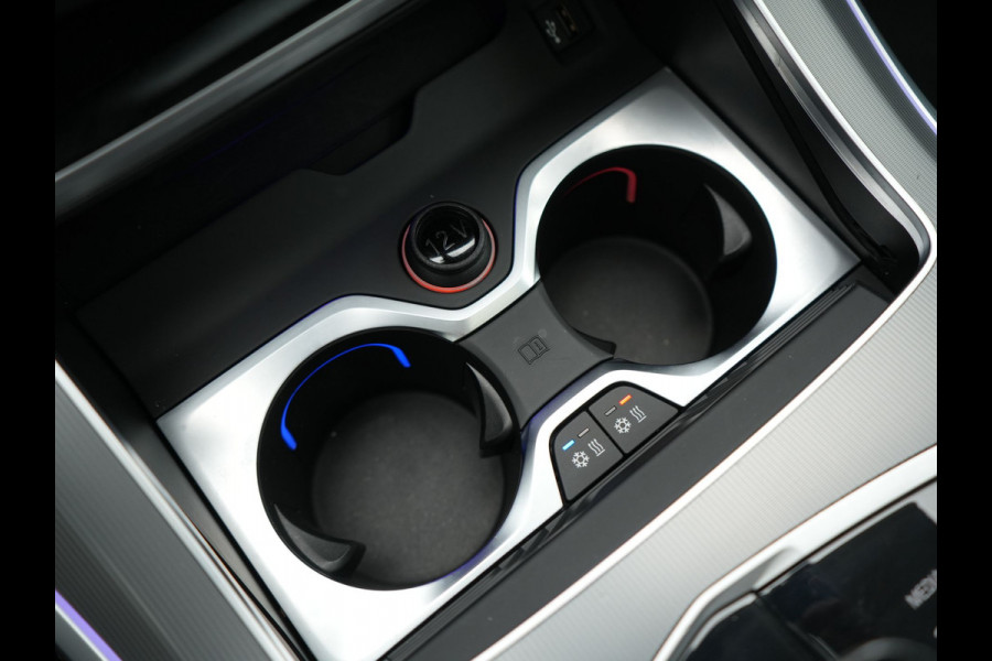 BMW X5 xDrive45e X Line PHEV 395pk Dealer O.H. | Trekhaak Af Fabriek | Panodak | Luchtvering | Head Up | Camera | Lederen Sportstoelen Memory & Verwarmd | Adaptief Onderstel | Sfeerverlichting | Keyless | Blis | Hifi | Plug In Hybrid |