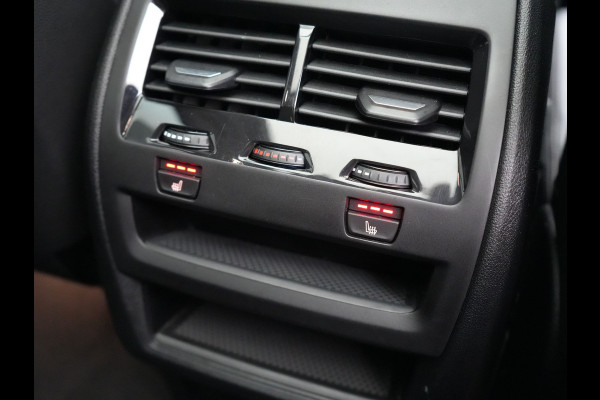 BMW X5 xDrive45e X Line PHEV 395pk Dealer O.H. | Trekhaak Af Fabriek | Panodak | Luchtvering | Head Up | Camera | Lederen Sportstoelen Memory & Verwarmd | Adaptief Onderstel | Sfeerverlichting | Keyless | Blis | Hifi | Plug In Hybrid |