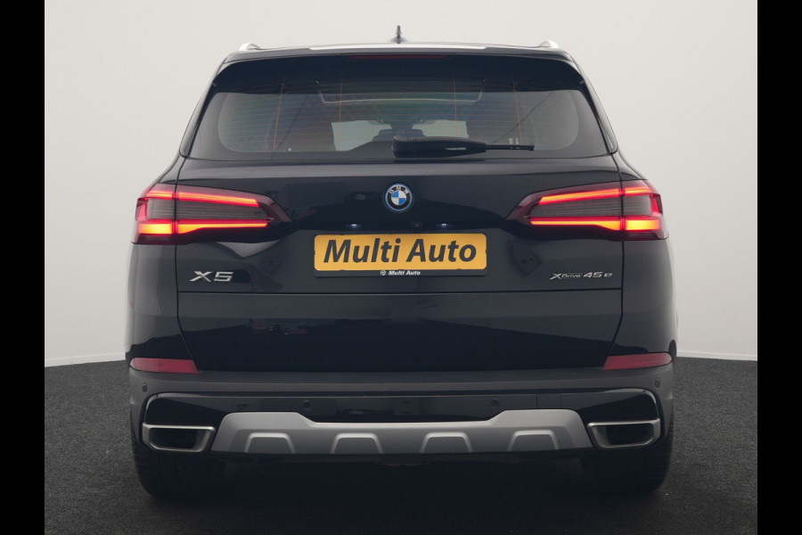 BMW X5 xDrive45e X Line PHEV 395pk Dealer O.H. | Trekhaak Af Fabriek | Panodak | Luchtvering | Head Up | Camera | Lederen Sportstoelen Memory & Verwarmd | Adaptief Onderstel | Sfeerverlichting | Keyless | Blis | Hifi | Plug In Hybrid |