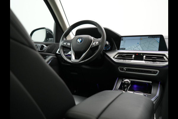 BMW X5 xDrive45e X Line PHEV 395pk Dealer O.H. | Trekhaak Af Fabriek | Panodak | Luchtvering | Head Up | Camera | Lederen Sportstoelen Memory & Verwarmd | Adaptief Onderstel | Sfeerverlichting | Keyless | Blis | Hifi | Plug In Hybrid |