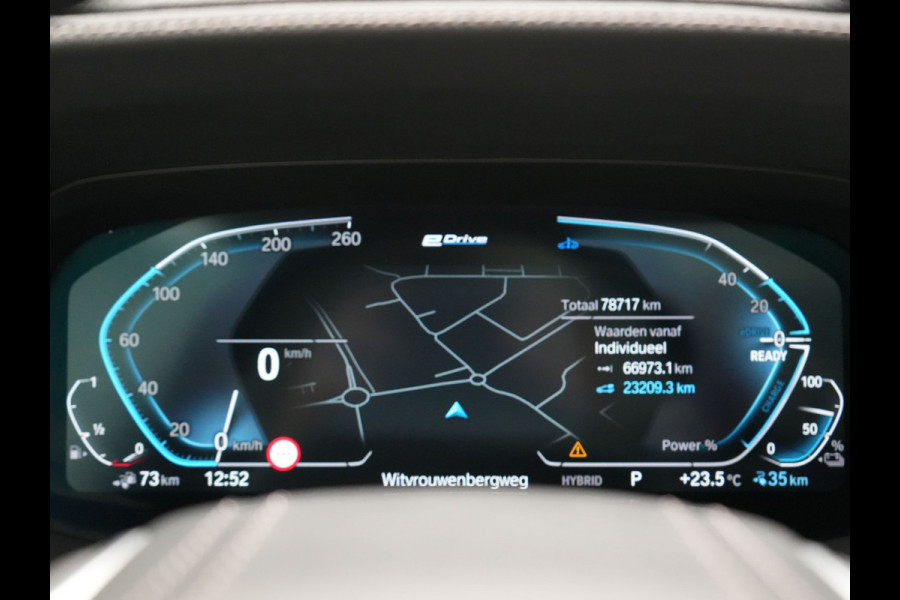 BMW X5 xDrive45e X Line PHEV 395pk Dealer O.H. | Trekhaak Af Fabriek | Panodak | Luchtvering | Head Up | Camera | Lederen Sportstoelen Memory & Verwarmd | Adaptief Onderstel | Sfeerverlichting | Keyless | Blis | Hifi | Plug In Hybrid |